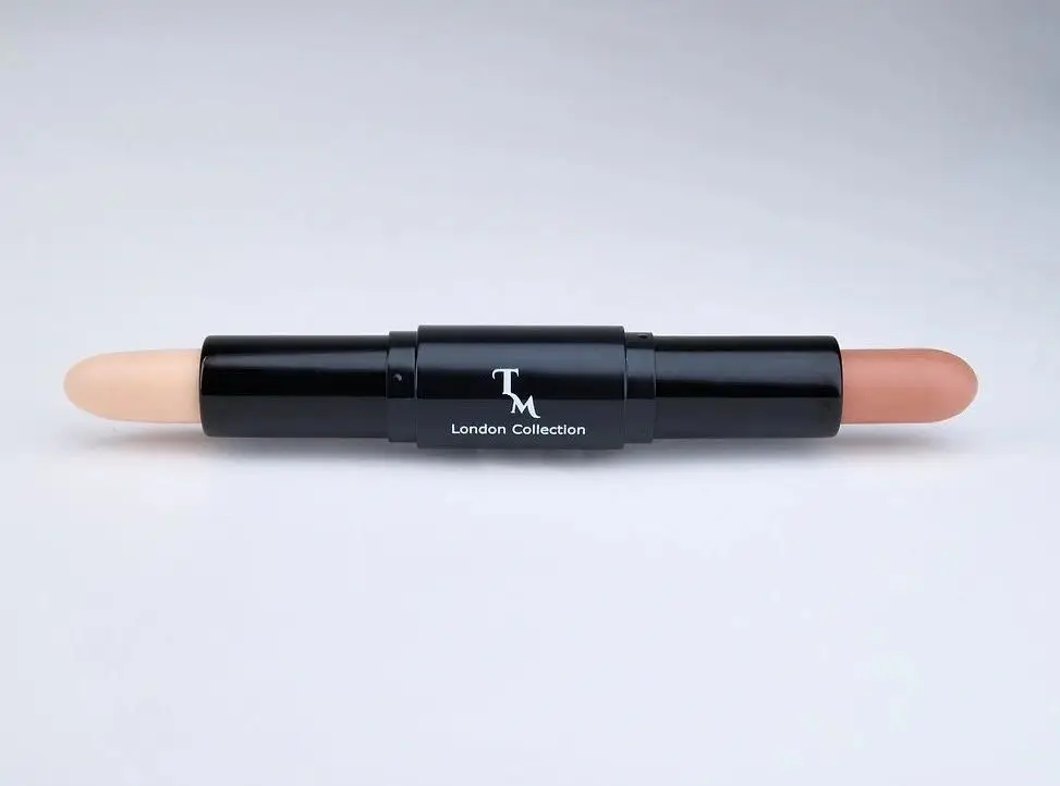 Tina Mattern Contour Stick – Smooth & Blendable, Vegan Formula 1 Tina Mattern Contour Stick delivers smooth, blendable coverage for defining and highlighting facial features. The vegan, cruelty-free formula ensures seamless application.