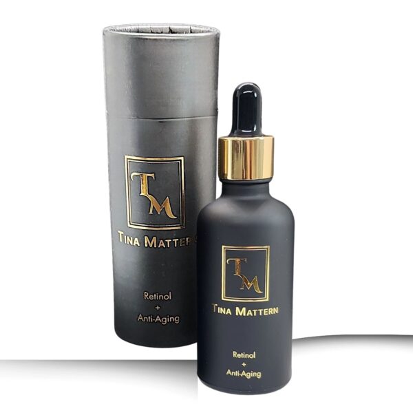 Tina Mattern Retinol Serum - vegan formula reduces fine lines and wrinkles, promoting smoother, youthful skin.