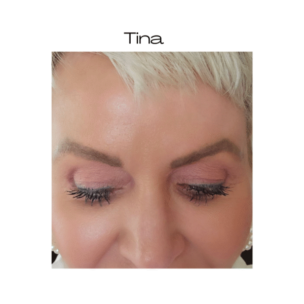 Tina's eyelashes with mascara